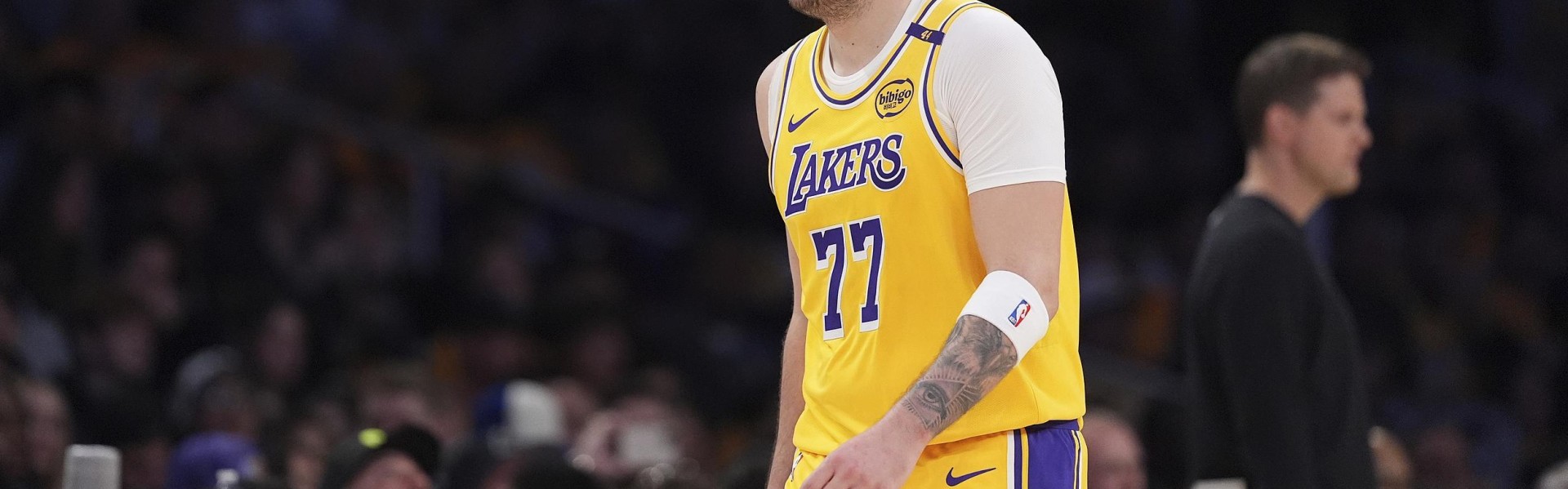 TA：近一个月东契奇的表现，已让湖人开始重新评估现有计划