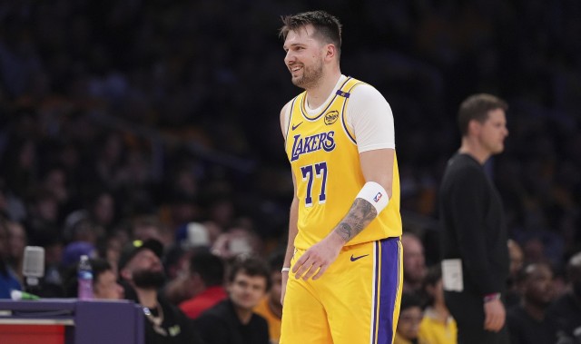 TA：近一个月东契奇的表现，已让湖人开始重新评估现有计划