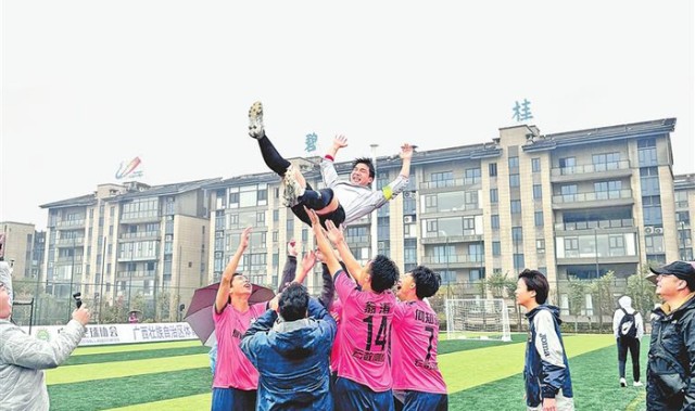 息县足球 十年热爱结硕果|足球队|校园足球|倪国炳|息县众鑫队|河南_新浪体育_新浪新闻