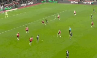 1734561880419096991.gif