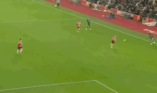 1734561883920090583.gif
